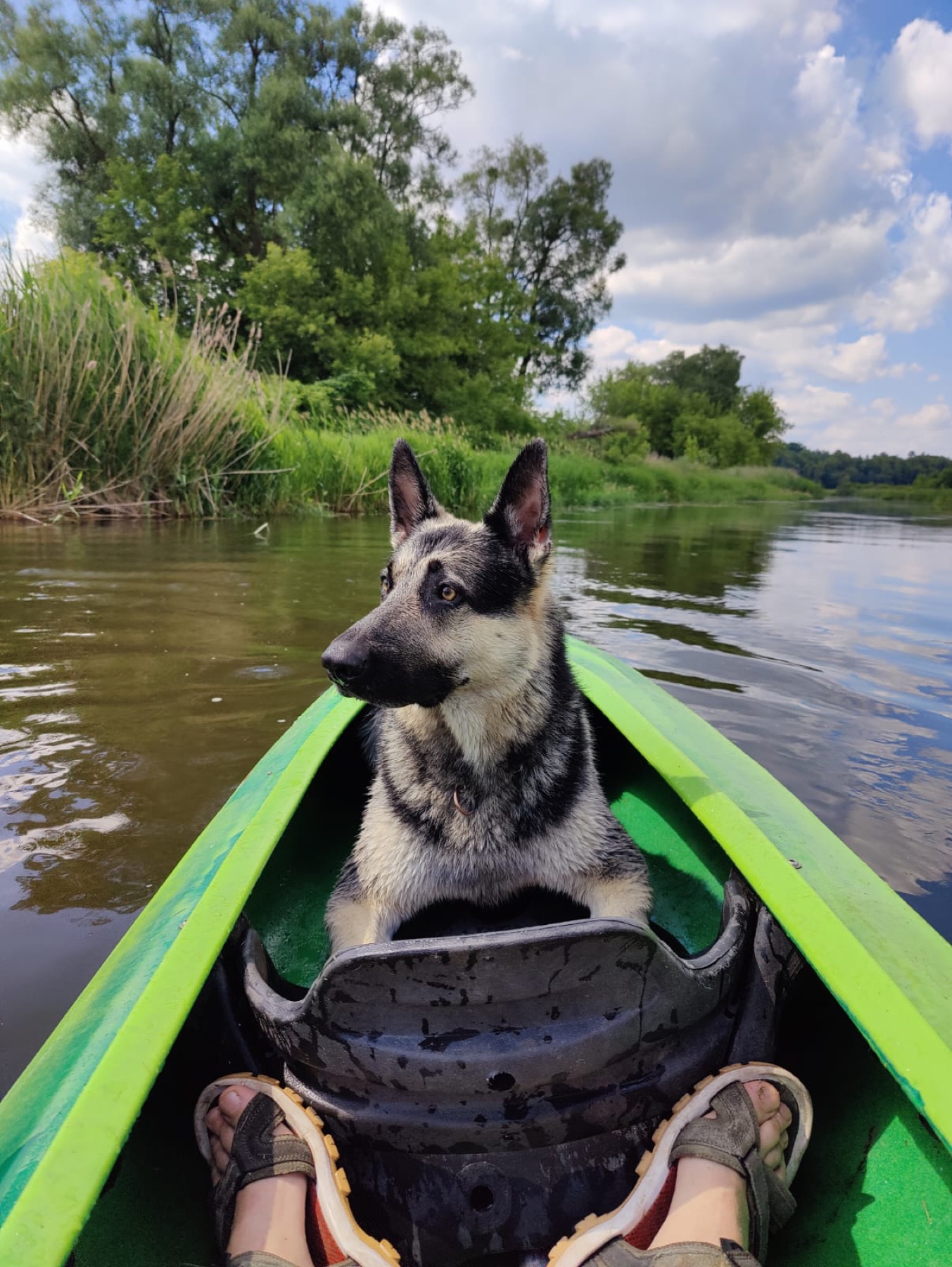 Stanowisko Chillout Kajaki i kajaki nad rzeką